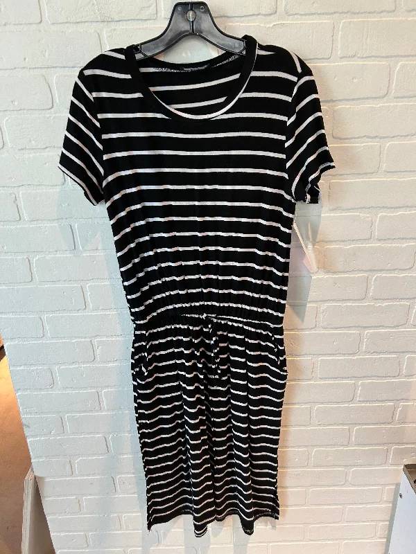 Dress Casual Short By Clothes Mentor In Black & White, Size: M