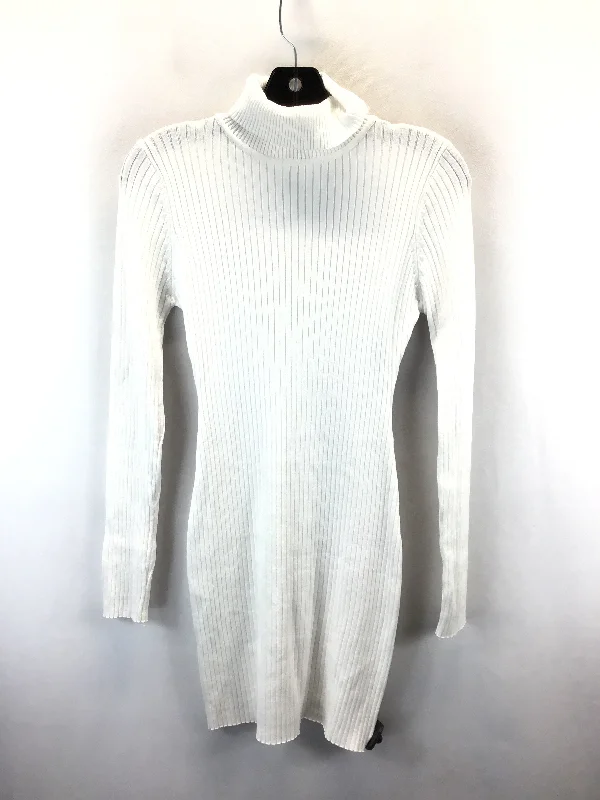 Dress Sweater By Clothes Mentor In White, Size: L