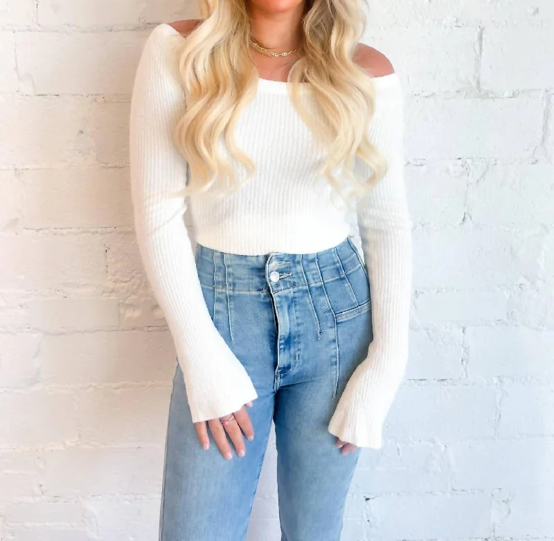 Mystic Cozy Sweater Top In White