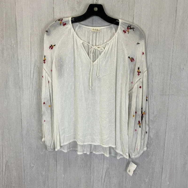 Top Long Sleeve By Antilia Femme In White, Size: M